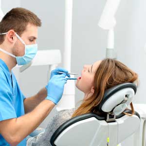 Dentista en Alcorcón, tratamiento de endodoncia, obturación dental, tratamiento de conductos.